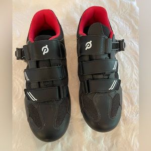 Peloton bike shoes women size 40. Worn only 3-4 times. Great condition!